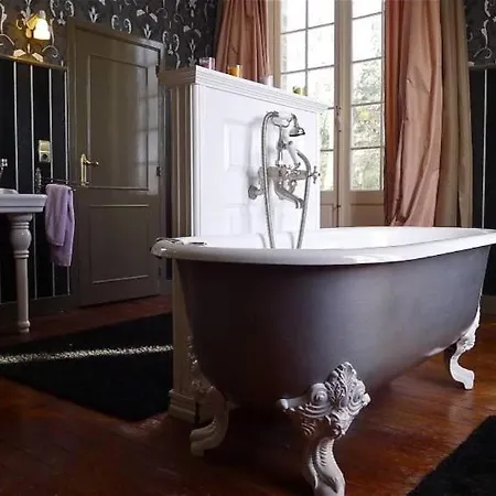 Le Soyeureux Villa Spa